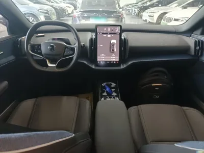 Volvo EX30 2025 Rear-Drive Long-Range Version Ultra — detail 4