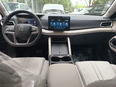 BYD Yuan UP 2025 Model 301KM Leading Version — detail 4