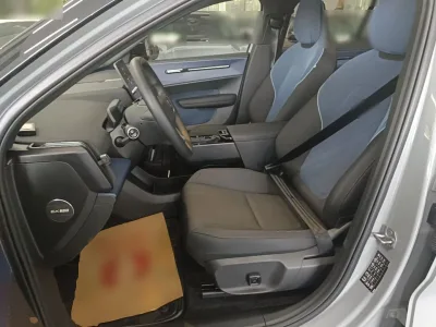 Volvo EX30 2025 Rear-Drive Long-Range Version Ultra — detail 7