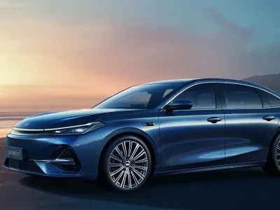 Geely Galaxy A7 EM-i — official photo 1