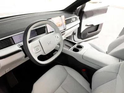 XPeng G6 — front 3/4