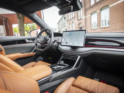 BYD Tang — interior 1